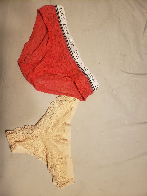 Im selling HAND SIGNED  picture sets that ALSO come with WORN lingerie/panties!!! DM me if you are interested