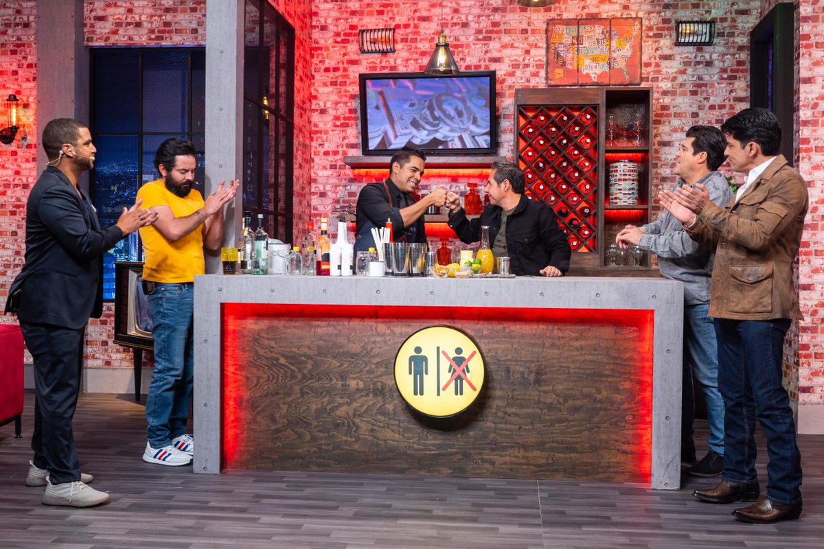 miembrosalaire's tweet photo. Falta poco para elinicio de @miembrosalaire Nosvemos a las 9:30 pm por @UnicableOficial #SomosMiembros https://t.co/q8d2YK0iUY