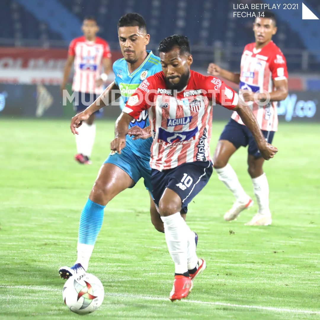 ¡EL TIBURÓN MORDIÓ AL JAGUAR!

El clásico costeño resultó 2-1 a favor de los 'tiburones' en su propia casa. 

Jaguares inició ganando con autogol de Ditta y por medio de un penal que convirtió González y un tiro libre de Viera Junior remontó el partido.