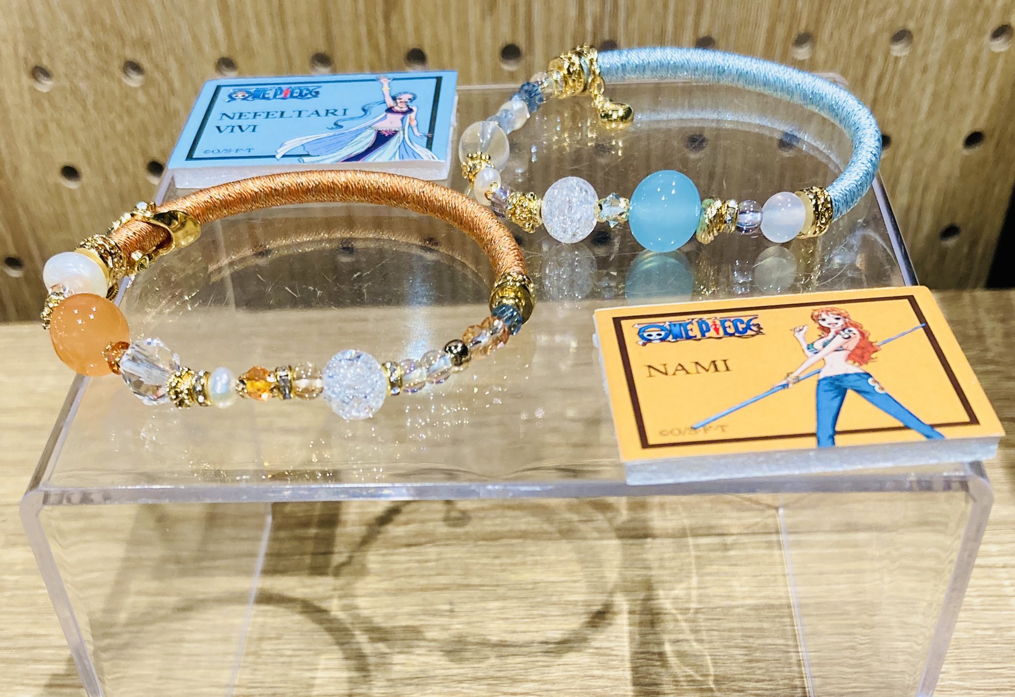One Piece 麦わらストア熊本店 En Twitter 予約受付中 One Piece ワインドコードブレスレット ルフィ ゾロ ナミ サンジ チョッパー ビビ ロー ハンコック サボ エース 各7 700円 税込 受注期間 10月24日まで お渡し予定 12月下旬頃予定 熊本店ではナミ ビビの