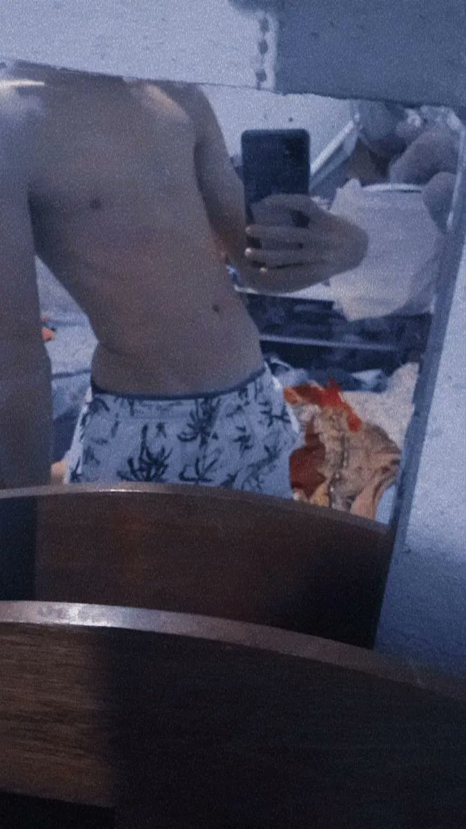 Jesus_Isaac05's tweet photo. Un flaco muy provocativo😈🙈✨🔞... Retwittea y te dejo un 🎁 al dm #flaco #noche #Mibbe #Sigueme https://t.co/xpVtwv1RAS