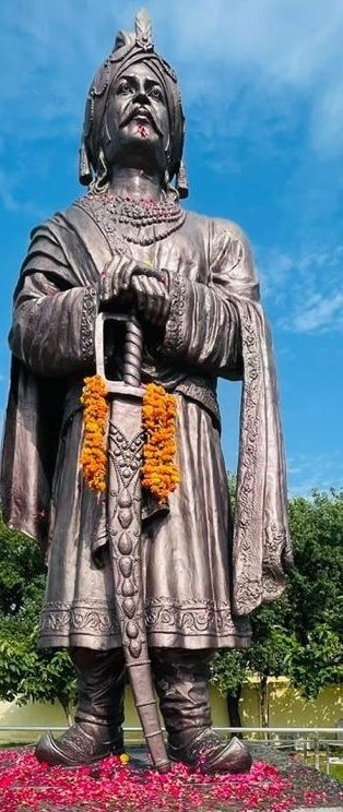 himmatsinghgur_'s tweet photo. गुर्जर वंश का ये इतिहास हमारे पूर्वजो ने अपने लहू से लिखा हैं तलवार की दम पर लिखा..हम इसे ऐसे ही नहीं मिटने देंगे। 

गुर्जर प्रतिहार सम्राट मिहिर भोज जी गुर्जर थे, हैं और रहेंगे।
जय मिहिर 
#GurjarSamratMihirBhoj https://t.co/Jw6F6YDiPM