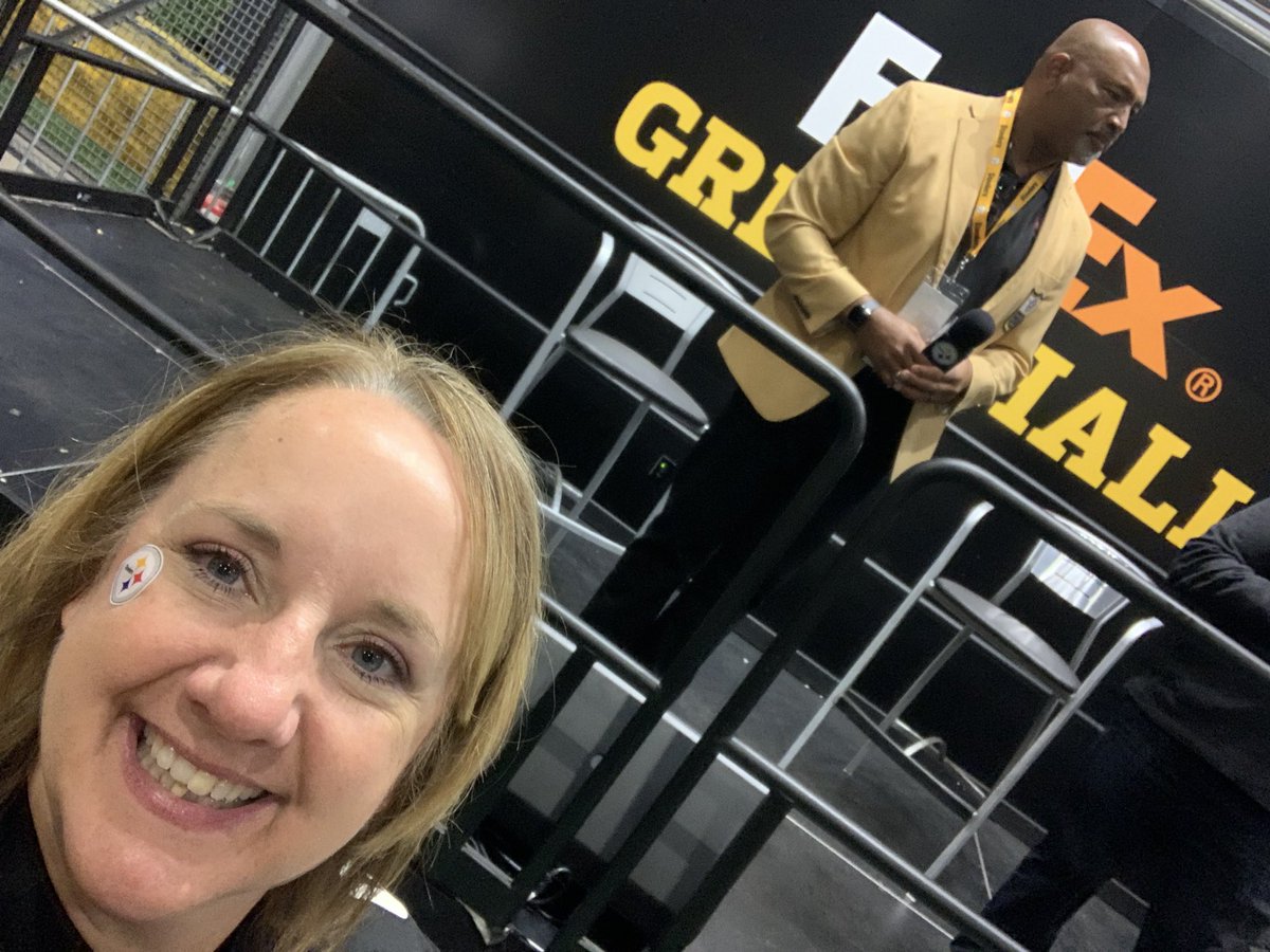 jillcpower's tweet photo. Got to hear the HOF’er Dermonti Dawson prior to the game! #SteelersNation https://t.co/F00Khinb5L