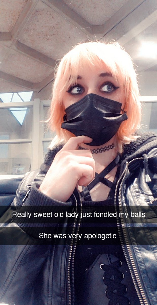 Elleighbean's tweet photo. Being trans and flying be like https://t.co/RFVCUoWEze