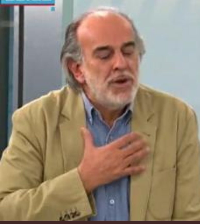 siquieresmelees's tweet photo. @menospalabras #ManoEnElPecho https://t.co/CA8iCIMivN