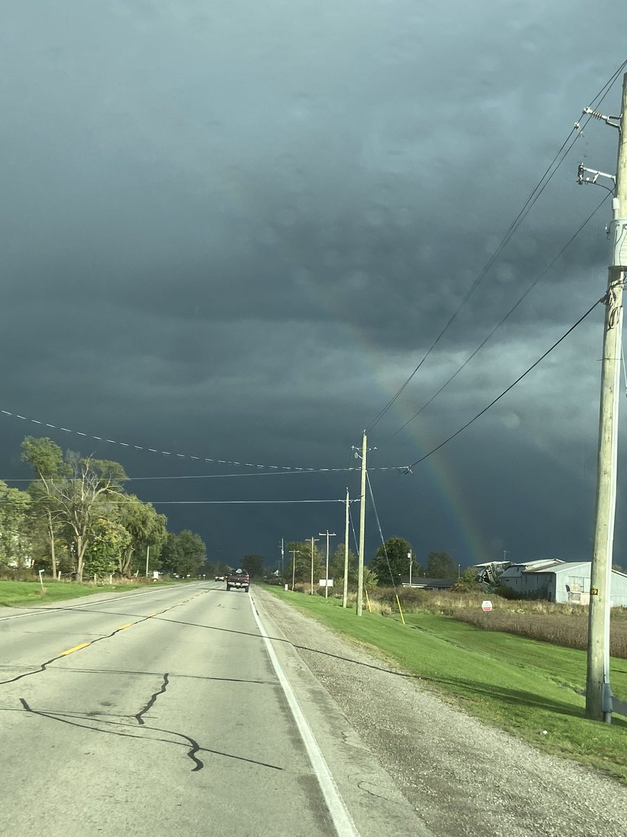 JenTheHen73's tweet photo. Hey #PLN2.0 friends!! Loved this book from a system leader perspective! Here are some fall sky pics from our drive home from our family Thanksgiving today! #bookcamppd https://t.co/ZiiKGLFm78