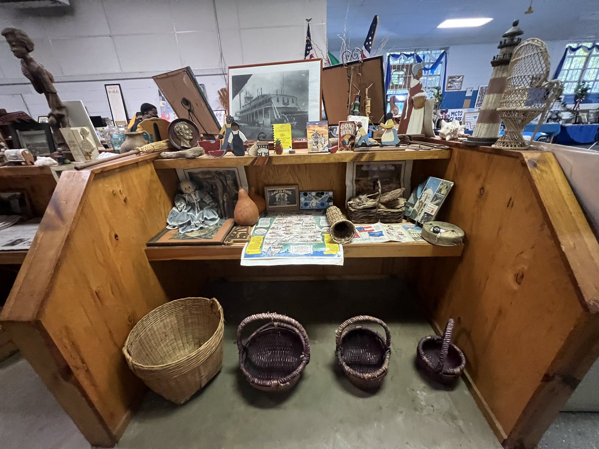 Lilli709153251's tweet photo. A big thank you to Mr. Cleon Jones for letting my classmates and I visit the Whippets Den at MCTS and experience the tremendous displays of African artifacts and memorabilia. #AFRusa21 https://t.co/lt8umSKZzG