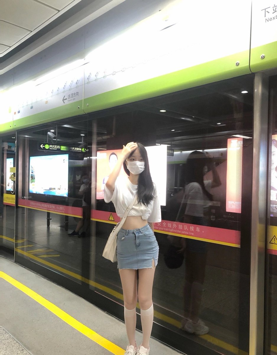 最美反差照报价帖，评论区晒出最反差的你，看谁更受欢迎，推友们愿意出多少钱玩你或者打赏你，欢迎金主赞助第一名奖品，有高质量字母圈母狗群，欢迎母狗和高情商高质量推友加入。 #反差 #反差婊 https://t.co/w7XVjlxBIL