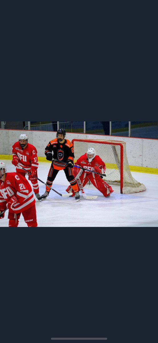 Great weekend in Kelowna watching <a href="/goalie_kayla/">Kayla Munro</a> and <a href="/SFUHockey/">SFU Red Leafs Hockey</a> .   #WGIHW <a href="/BCHockey_Female/">BC Hockey Female</a> <a href="/SeanVanCityPFGS/">Sean Murray</a> <a href="/CCMGoalie/">CCM Goalie</a> <a href="/HockeyCanada/">Hockey Canada</a>