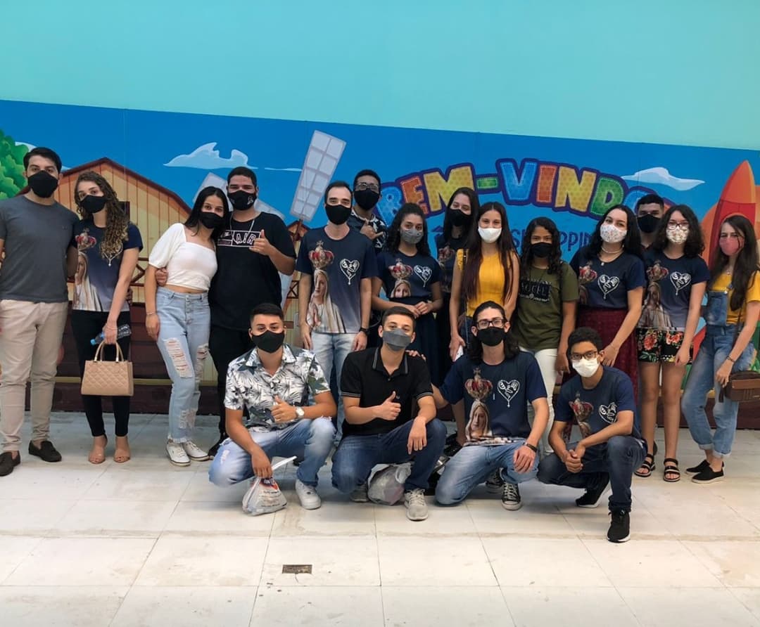 EscolhidosM's tweet photo. #cinema
#filmeFatima
#EscolhidosPorMaria 
#VemSerUmEscolhido https://t.co/NWLdI8pNXj