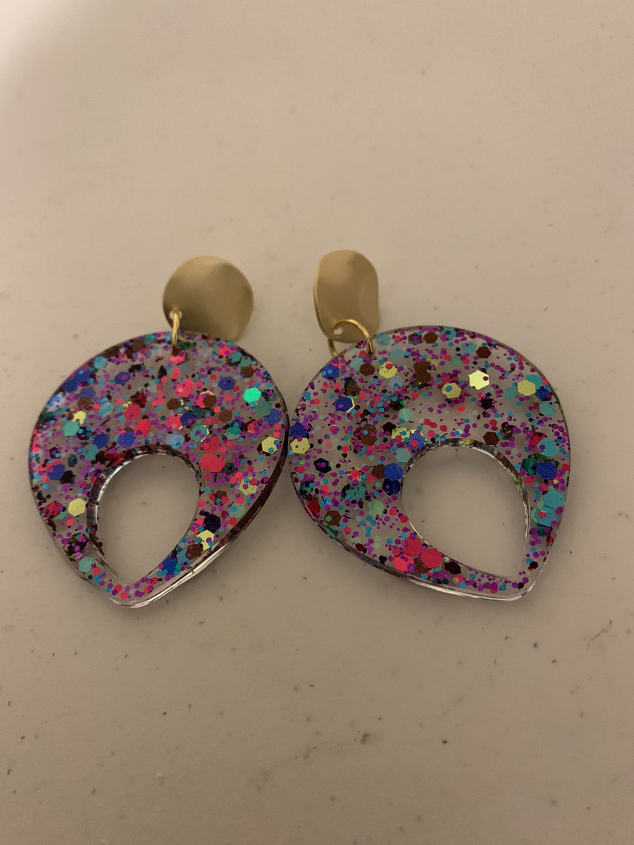 call_me_keasha's tweet photo. For the first time in a long time I got into the making spirit, might even reopen my Etsy shop🤔 #maker #crafter #scartist #jewelryisart https://t.co/tb4Qdm9nNx