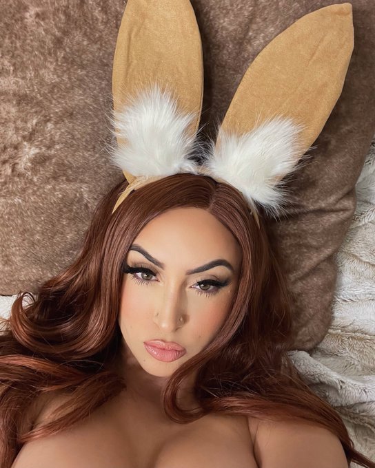I&rsquo;m a bunny duh🐰 https://t.co/gE84PajkMa