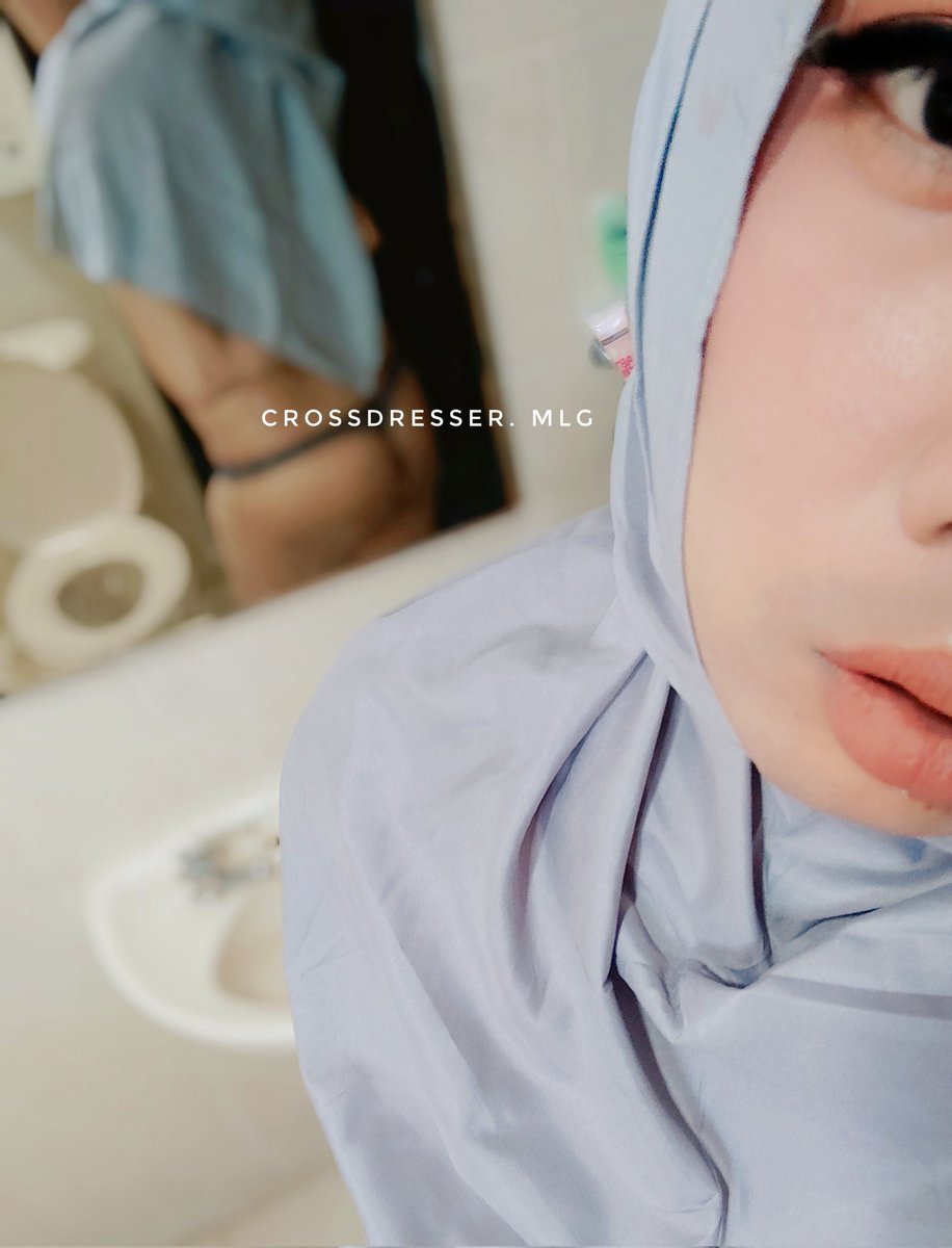 cdermalang's tweet photo. Selamat hari senin hari ini nyobain ke kantor pake gstring ah 😅😅

#Crossdresserindonesia #crosshijabers #crossdresserIndo #wariahijab #cderjilbab #cderhijab #wariasurabaya #wariajakarta #cderjakarta #cdermalang #LGBTQ #cderjogja #crossdresserteen https://t.co/t5lAr46qmL