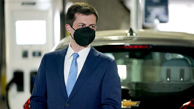 thehill's tweet photo. Paid family leave is "not a vacation," Buttigieg says https://t.co/ebLNqXnkIk https://t.co/QlXecm0dvs