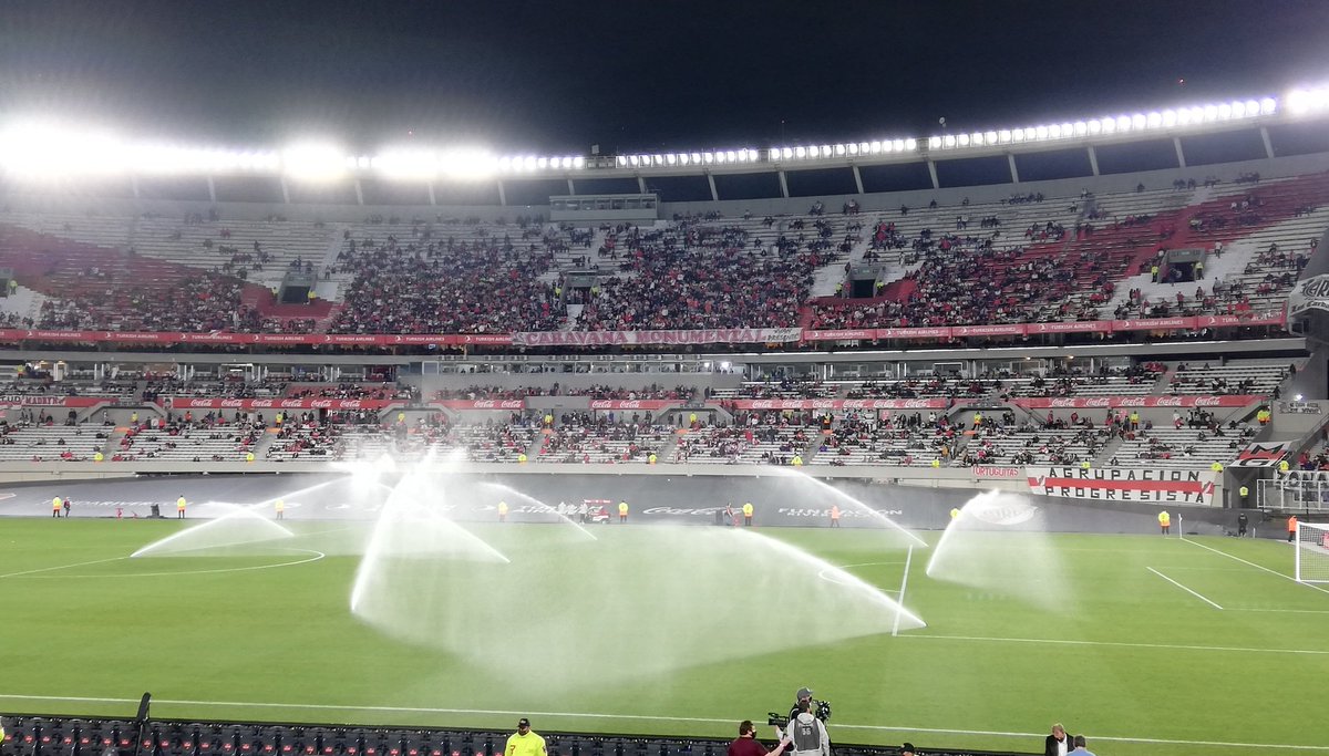canadri's tweet photo. #mamamonumental 
@RiverPlate https://t.co/Awy4Rncd9w