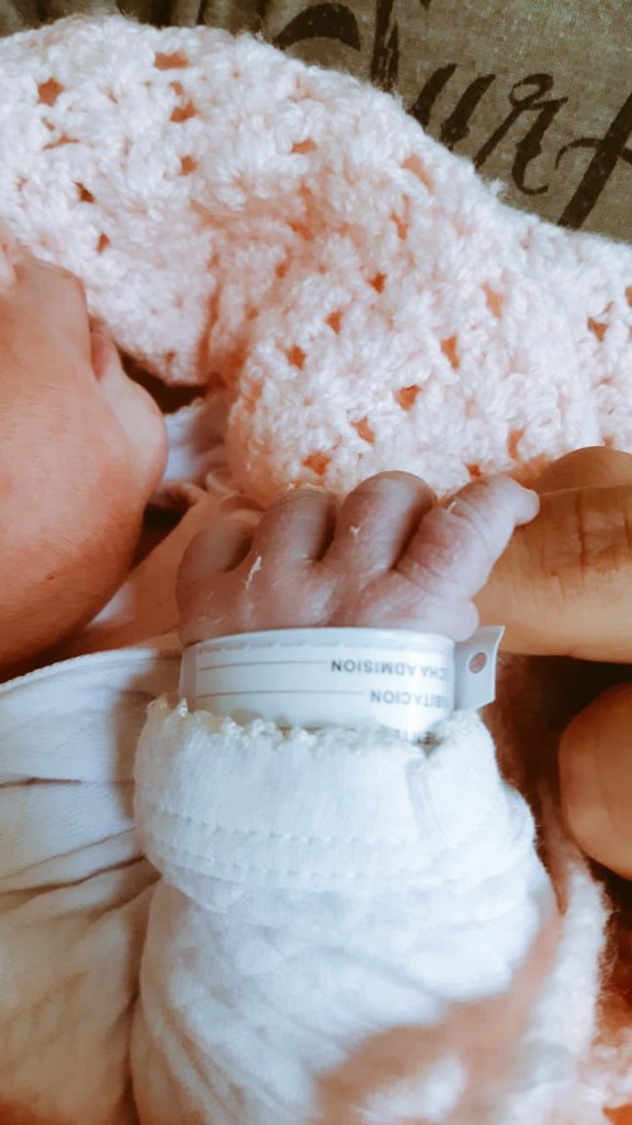 JazWY__'s tweet photo. Casi 7 horas en trabajo de parto.. 
06:55 nacía mi hermosa Bruna 💕 https://t.co/tdCGIoe8UC