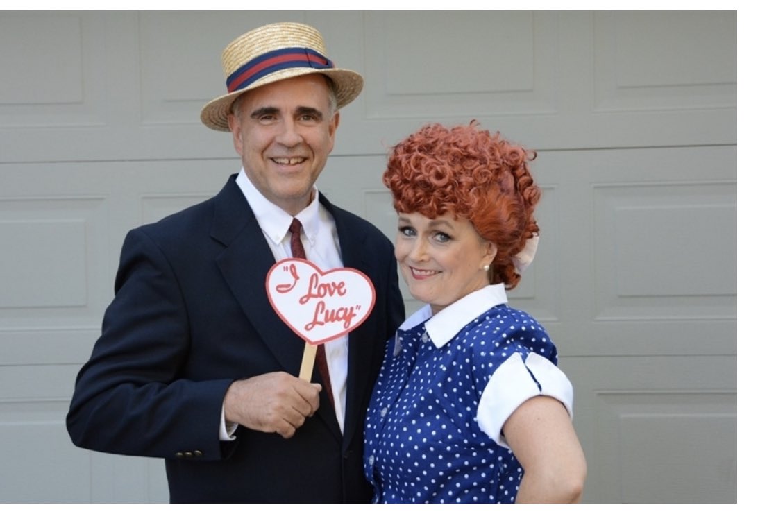 blakesampson65's tweet photo. Cute couple costume ideas https://t.co/a2T2U4GofK