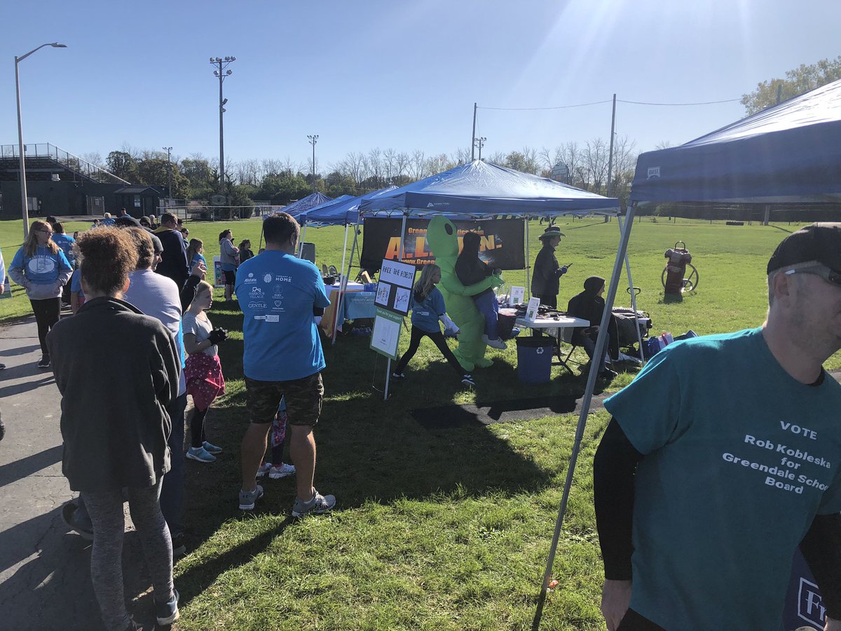 FtcGreendale's tweet photo. Amazing beautiful day at our “Race the Robot” booth at the @villageofgreendale Step Up to Better Health Fun Run The kids loved racing Marvin!  The event was huge and they were lined up for their chance. While they raced, we talked @FTCTeams , @FIRSTweets and #robotics https://t.co/rd4wD1ZptV
