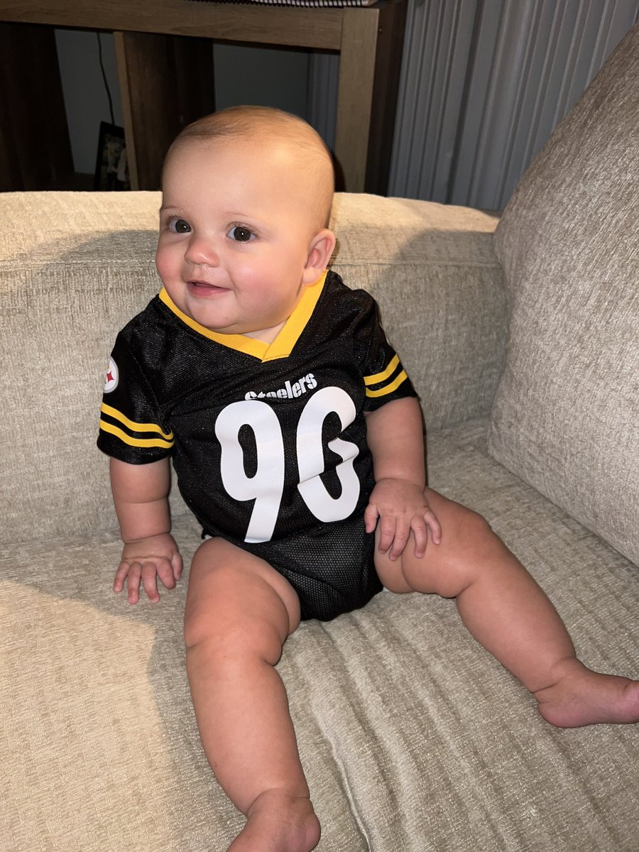 tgiannabel's tweet photo. Sponsor me @_TJWatt https://t.co/aSLPk47mKG