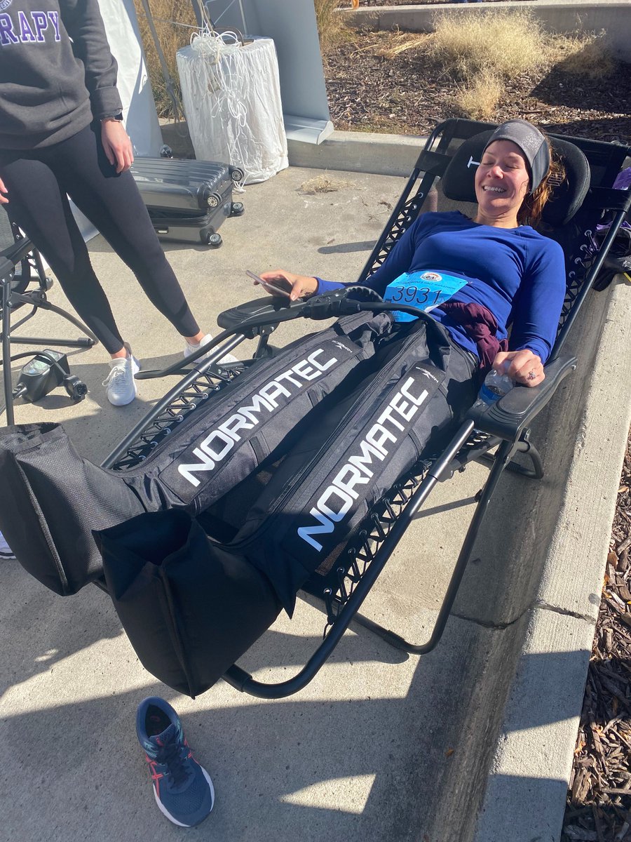DesMoinesUniv's tweet photo. Our students, providers and staff enjoyed helping athletes earlier today upon their completion of the @IMTDMM  races. https://t.co/JaK7occM0B