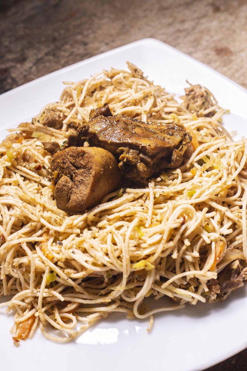 wadwathsala's tweet photo. කොත්තු පෙරේතයින්ට 🤣🤣🤣
https://t.co/oYtGPEudBE

#lka #SriLanka #recipe #homemade #koththu #kottu #noodleskottu #noodlesrecipe #dinnerrecipe #spicy #delicious #noodleskoththu #කොත්තු https://t.co/wcyguI11jD