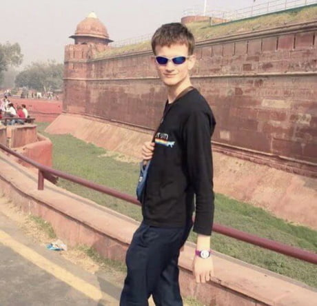 OnlyToasted's tweet photo. this guy made a shitcoin thats apparently going to 10k this year https://t.co/B9wfPEuksn