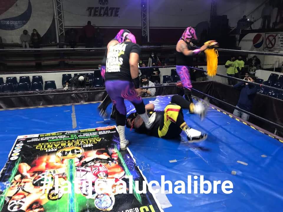 LaTijeraLucha's tweet photo. En la #LuchaSuperEstelar, #Dante, #Kilvan y #ThunderStorm ganan la batalla frente a #AlebrijeJr, #CocoNegroJr y #CocoAmarilloNG en la tradicional #ArenaLopezMateos...
#latijeraluchalibre https://t.co/EcYFLHh0Mg