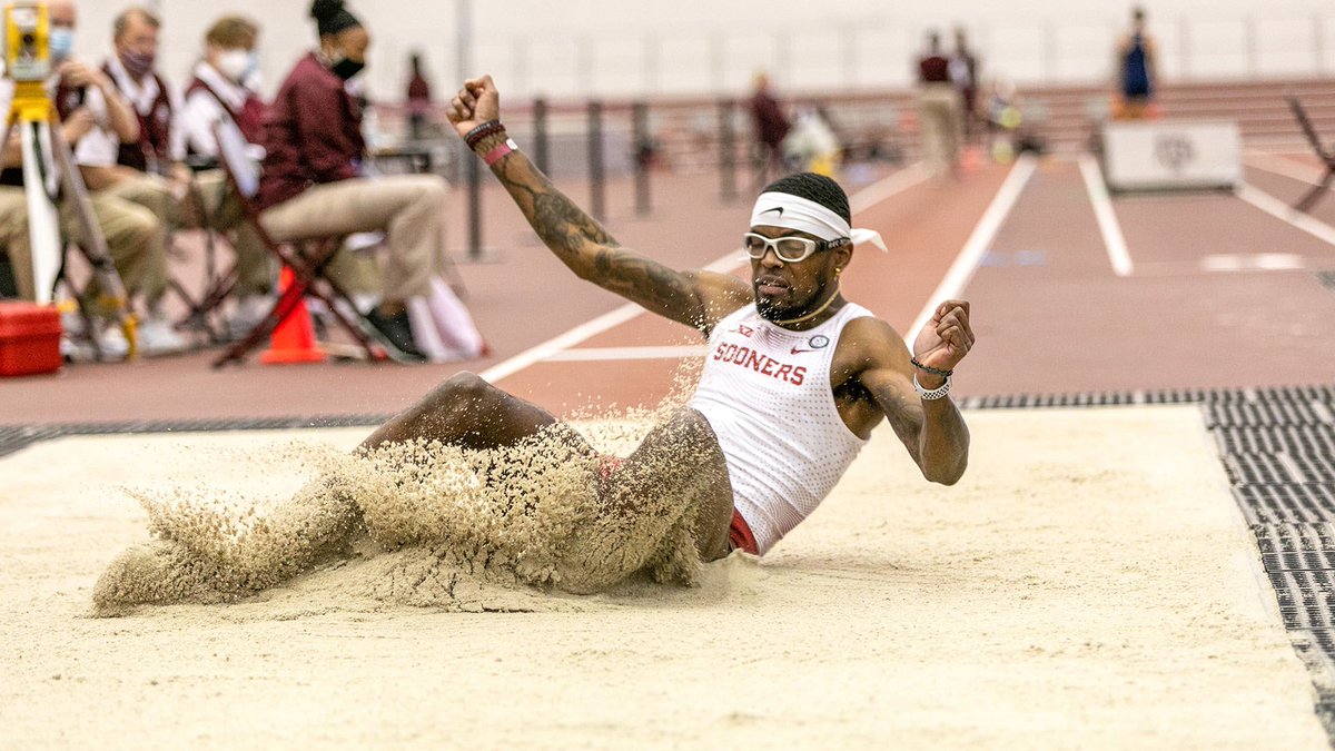 ad_jumpss's tweet photo. After a great visit to Oklahoma University I am honored to announce that I have earned an offer from @OU_Track to continue my academic and athletic career @OU_CoachDavis @I_Coach_Speed @CoachElton @AngryHalfMiler @jlelites @flyer1skl @tiffyjdavis @HumbleISD_SCHS #BoomerSooner https://t.co/1rZ7VEaL6m