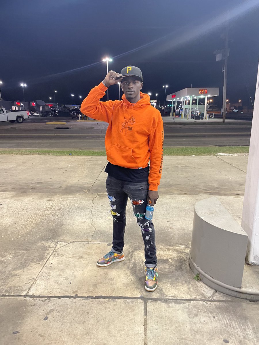 privatevtay's tweet photo. E.O.W🏁🤫 https://t.co/vK6NU3lVTn