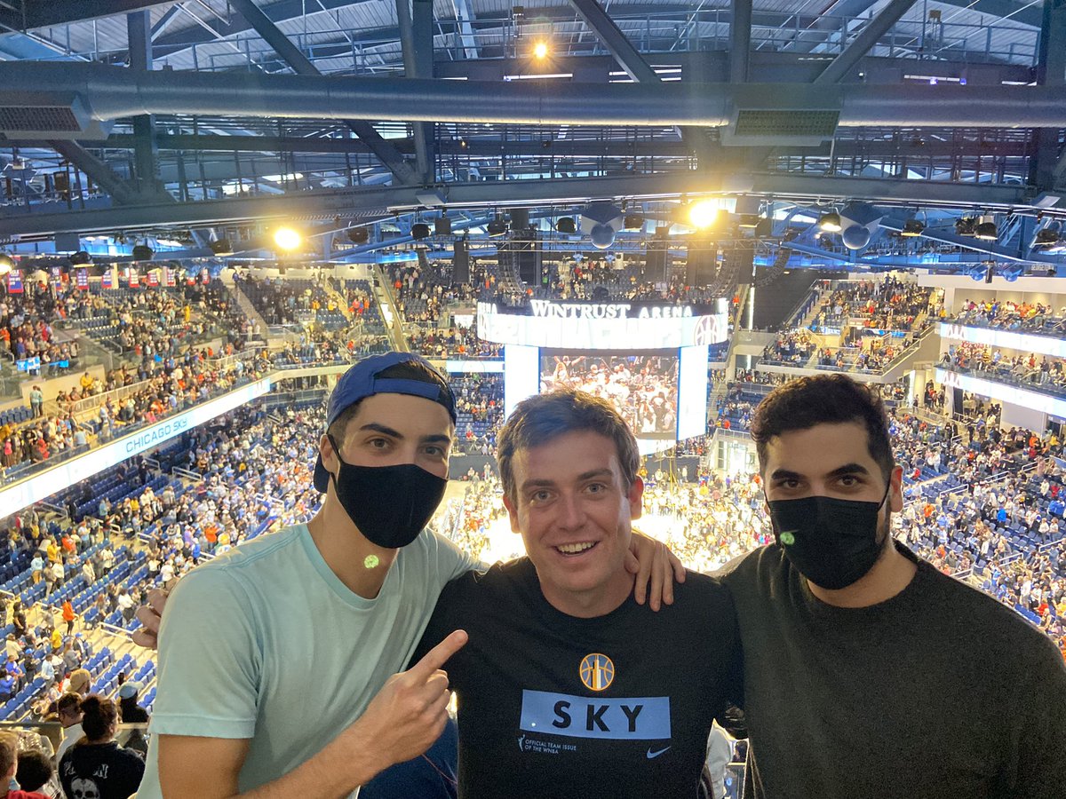 max_potthoff's tweet image. WNBA CHAMPS 😤 @chicagosky