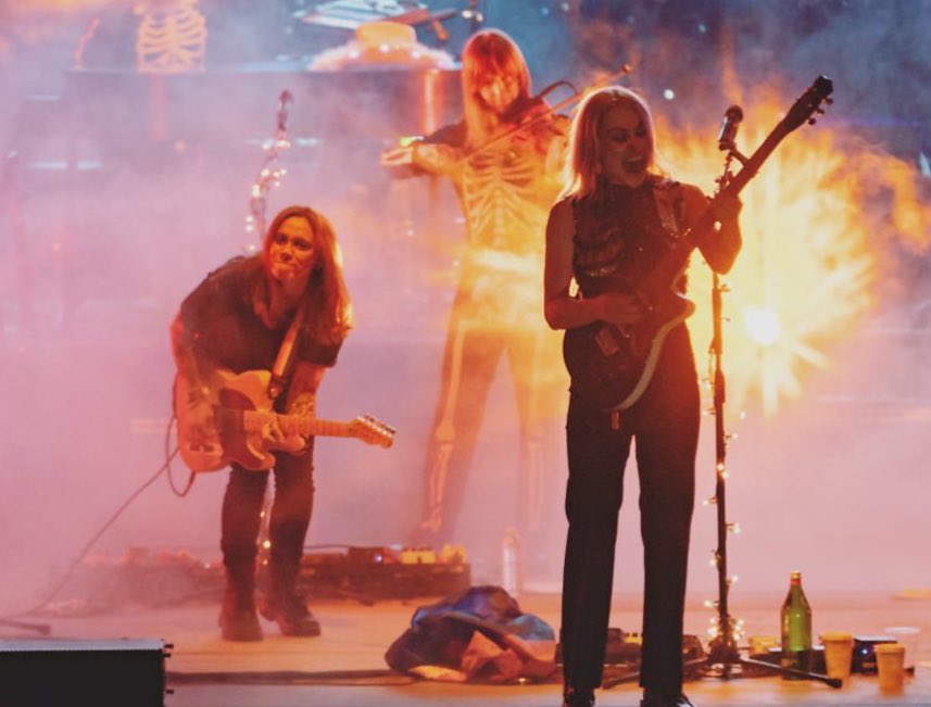 best of phoebe bridgers tweet media