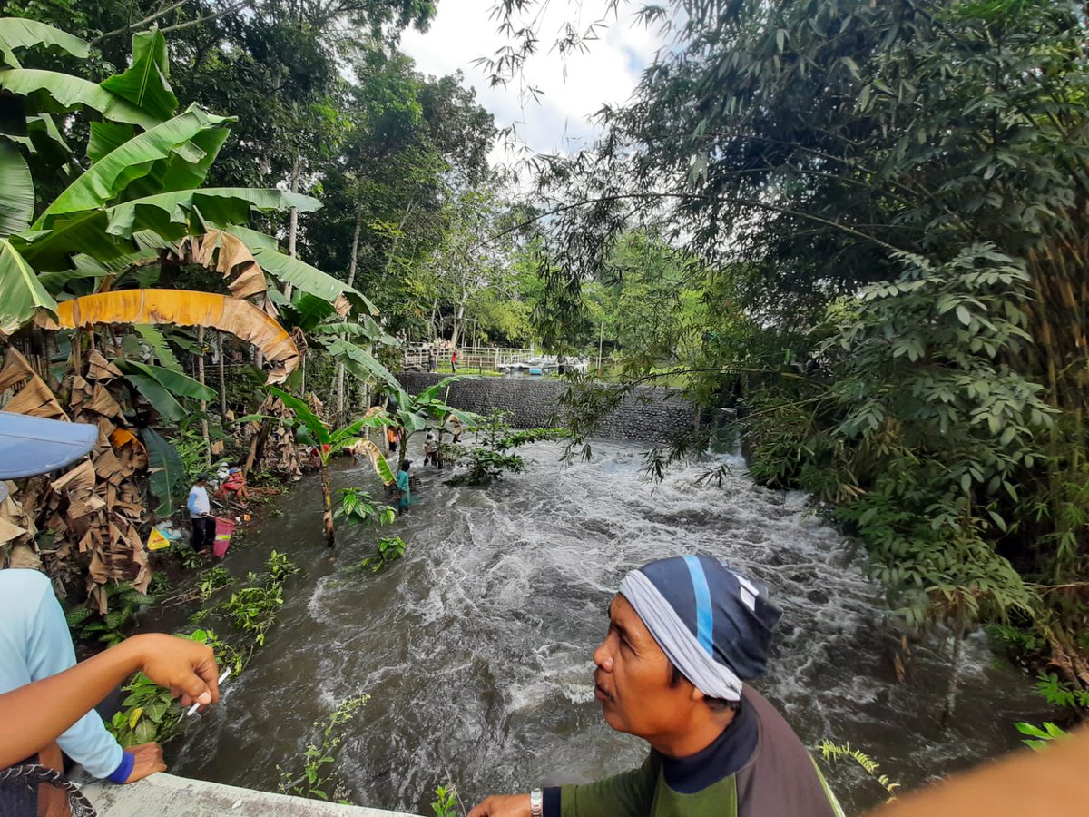 KorsdaGenteng's tweet photo. proses sepei dan pembersihan waled di bendung kidat...
korsda genteng,,,
@PengairanBwi
@priambod
@ipukfdani https://t.co/aUaugtgRsf