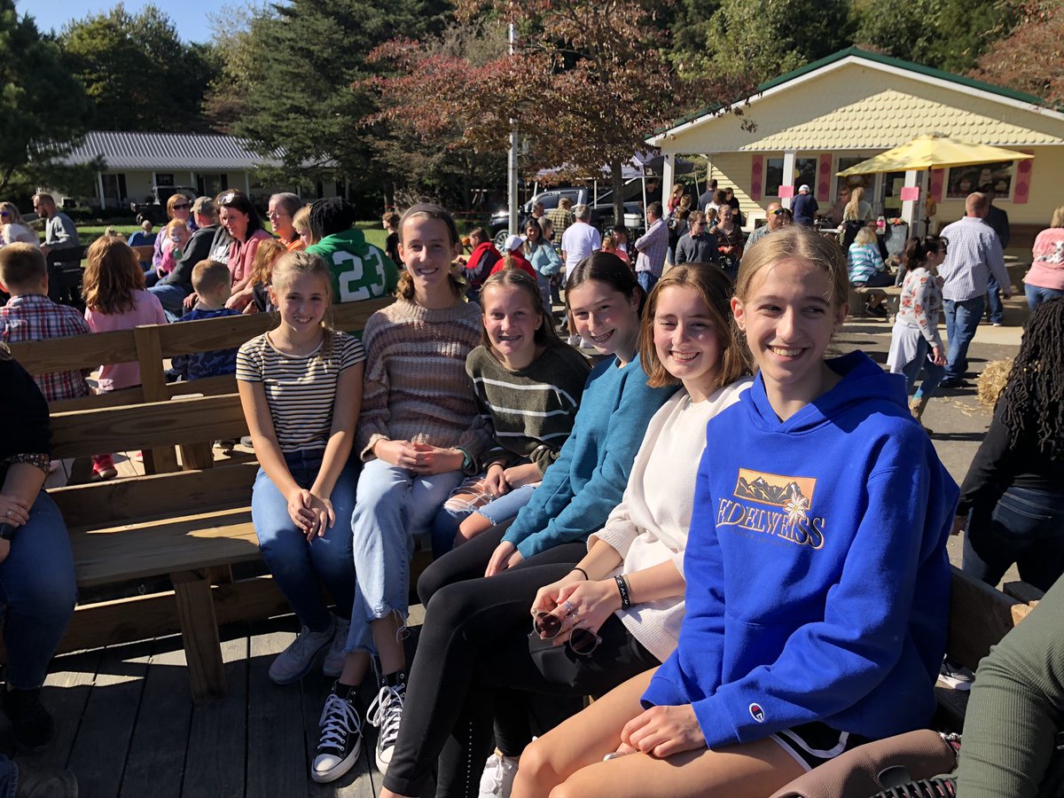 BUMCYOUTH2's tweet photo. Love all of these people! 🤎🎃🧡 https://t.co/M8DHlRUEQL