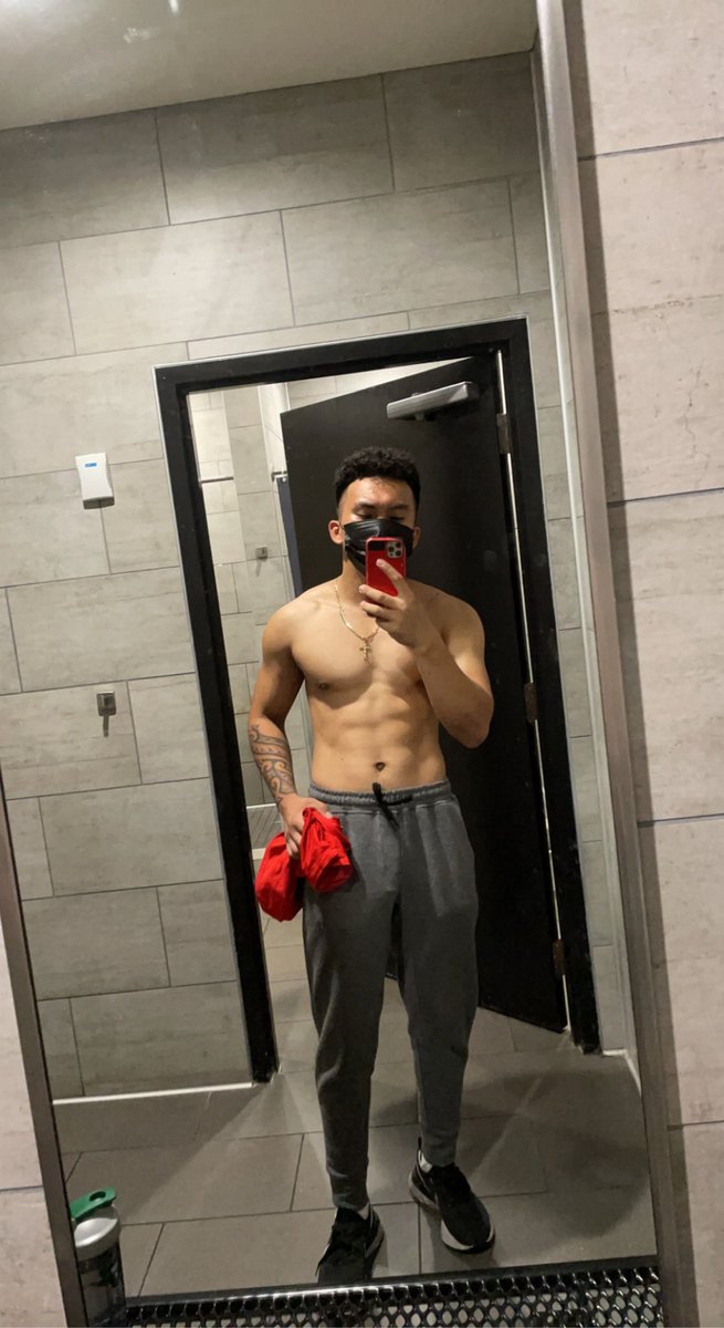 AlobJoshua's tweet photo. 1 month in a half body transformation https://t.co/yyP6WCKUYM