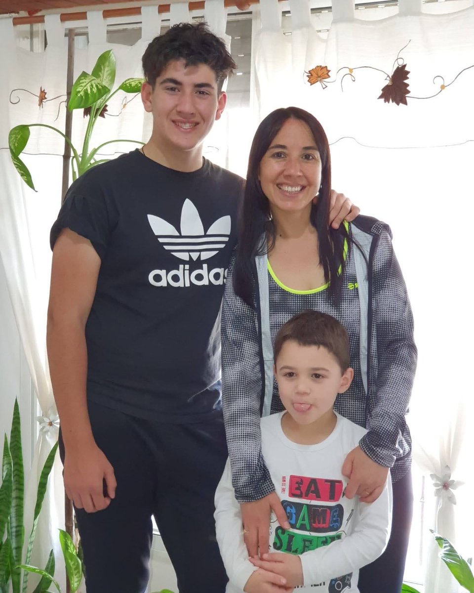 PaulaCordobaOk's tweet photo. El tesoro de ser mujer, mamá e hija a la vez. Gracias a la vida por la familia!!!❤

Feliz día, mamás surgentinas!!! 😊
#DiaDeLaMadre #MamásSurgentinas 
#familia https://t.co/Qb7w5BaqaH