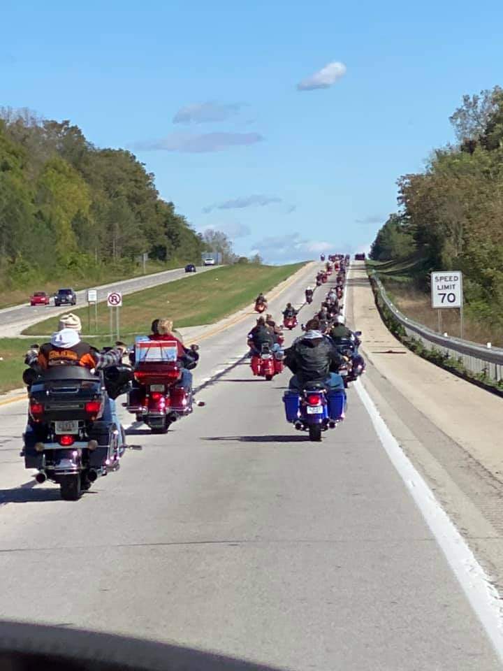 PostyJen's tweet photo. Today was the 43rd annual HHMC Toy Run. New record of 3,427 bikes. Great day for a great cause. https://t.co/3XWLwzIidX