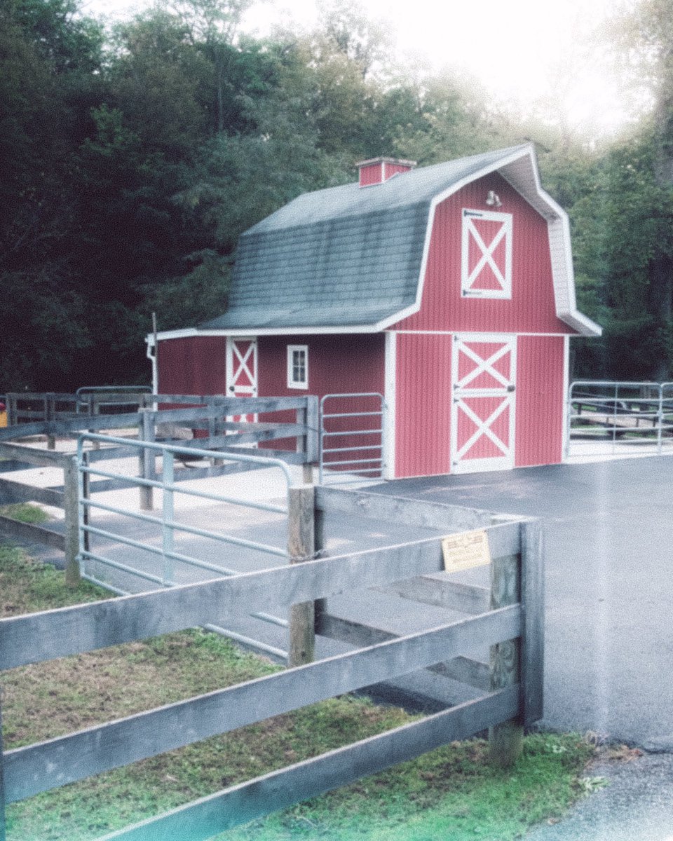 Somewhere in MD.
#farmphotography #bucolicstuff