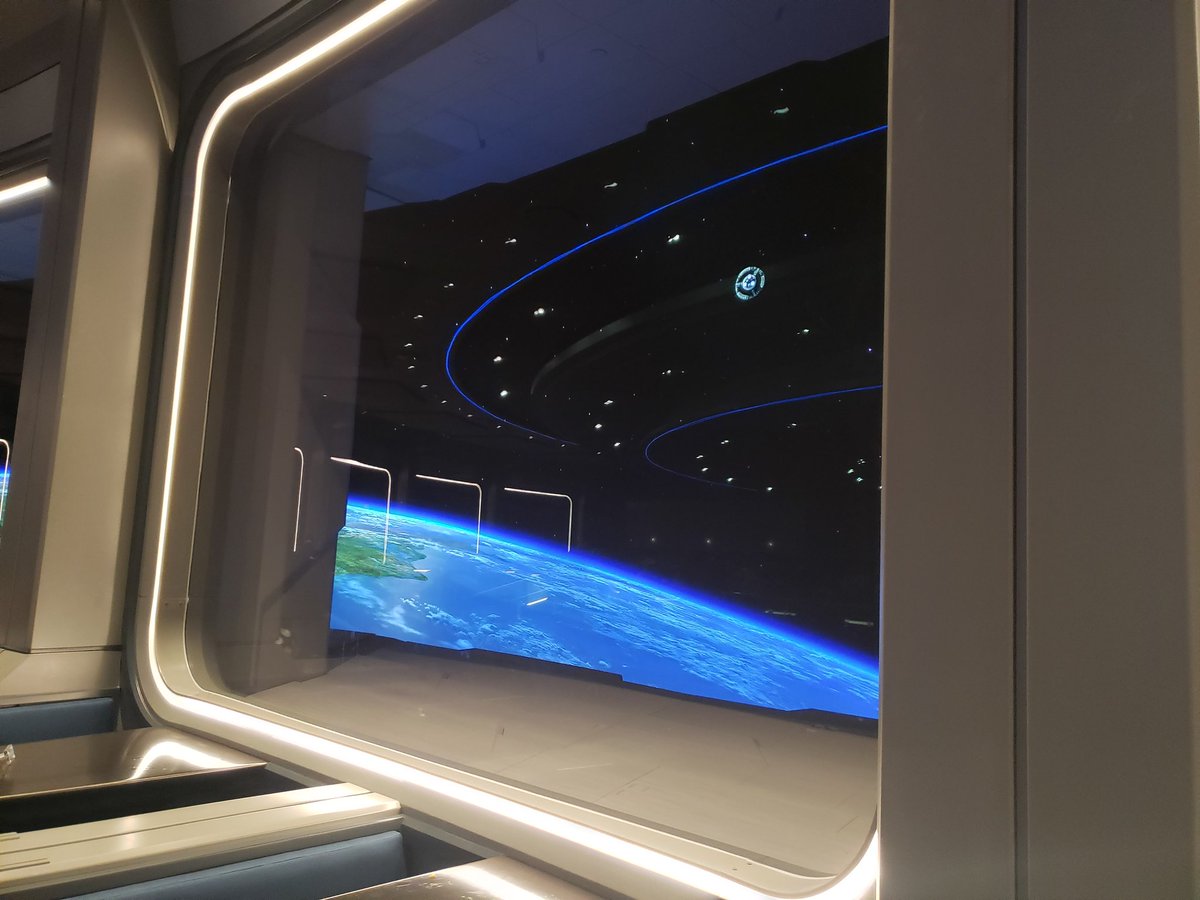 JennyENicholson's tweet photo. I love the space station's space lettuce https://t.co/JOAUy4bkDZ