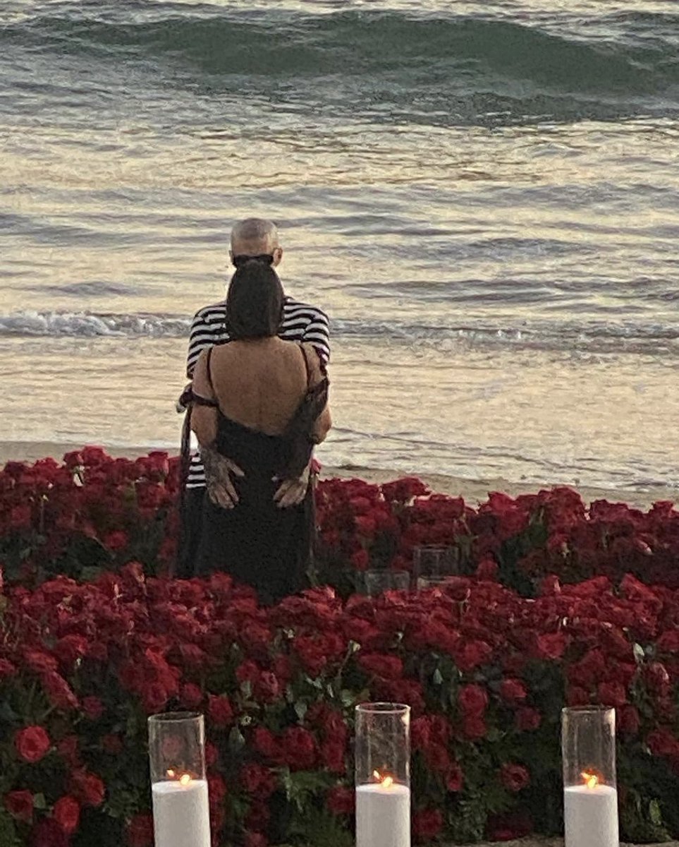 OfficialPLT's tweet photo. We can’t deal! 😭❤️💍 @kourtneykardash @travisbarker https://t.co/TtWLMC3x3X
