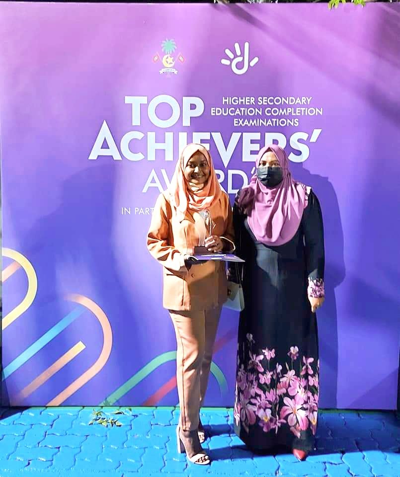 laec_1983's tweet photo. Top Achiever Award 2019.
Congratulations! 👏👏👏👏👏

AISHATH NASWA,ALAMAAGE/L. FONADHOO for achieving 8th Place in the Top Achiever Award 2019.
We are proud to announce that she is the only student in the A level Top 10, from Laamu Atoll Schools.
@MoEdumv 
@aisthly
 @laec_1983 https://t.co/M762WfDpAU