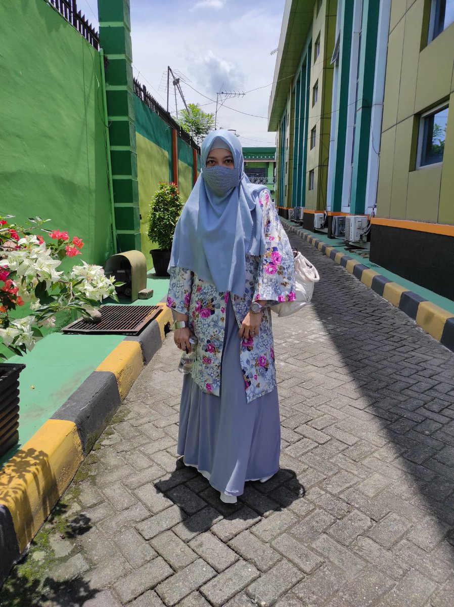 SiskaHasibuan5's tweet photo. Tak mudah Jadi orang #Mandailing yang Memperjuangkan kuliner khas #melayu passion ini soal budaya dan lingkungan Masa kecil plus keluarga yang membentuk. Mungkin aku satu satunya perempuan Mandailing yang pernah jadi Ratu Serampang 12 se-ASEAN hahaha.. https://t.co/Jw8zPE0tNB