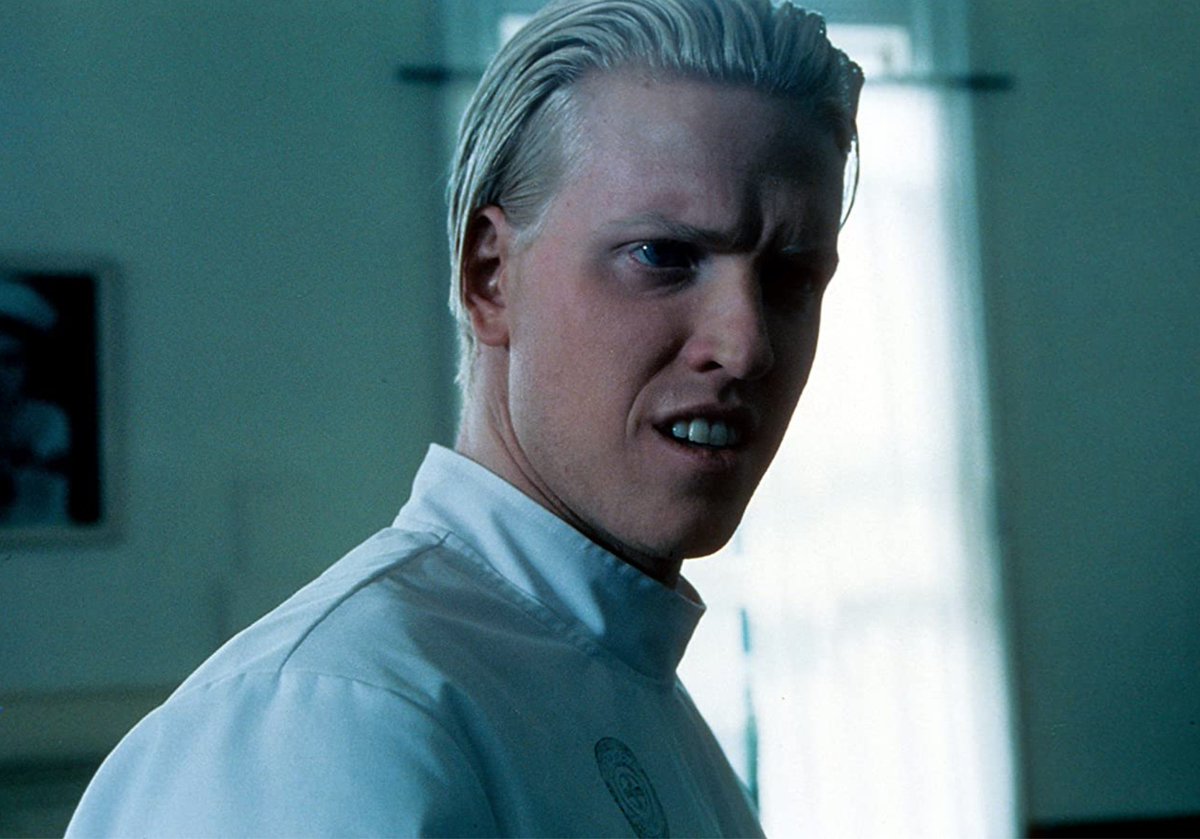 It's DAY 17 of celebrating cinema's unsung horror movie icons! 👻

Next up, Jake Busey as Johnny Bartlett in The Frighteners (1996)!

#horrormovies #horrorfilms #horror #jakebusey #thefrighteners