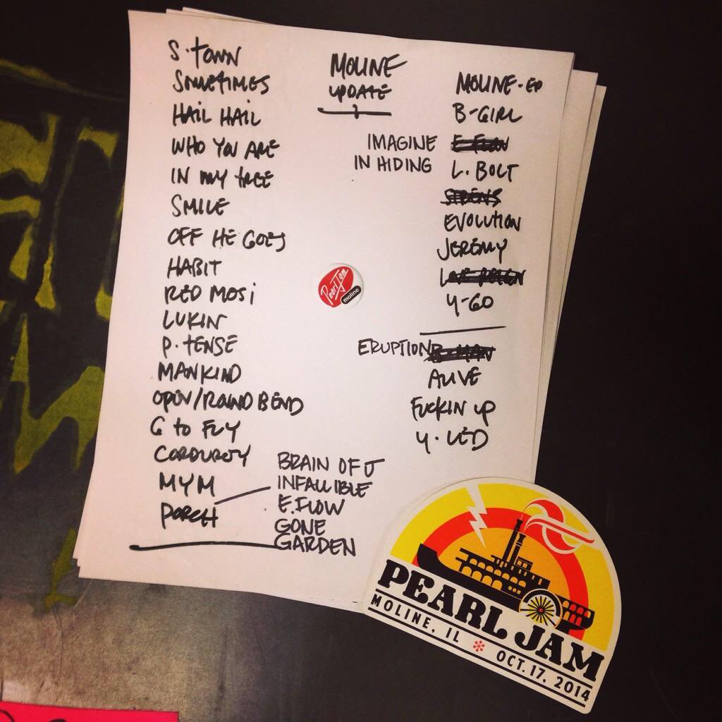 JeffAmentsArmy's tweet photo. #fullshowvideo
Seven years ago tonight, #PearlJam played #Moline, Illinois, and delighted the energetic crowd by playing No Code back to front. 
1/2 https://t.co/dEUG224e4H