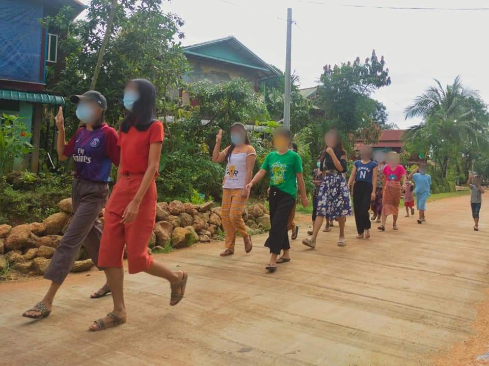 LeeDam_3's tweet photo. Anti-coup demonstration was launched by the pro-democracy activists of #Longlone Tsp this morning.
#OurGovernmentNUG
#Oct18Coup  
#WhatsHappeningInMyanmar https://t.co/ImIfZVijKY
