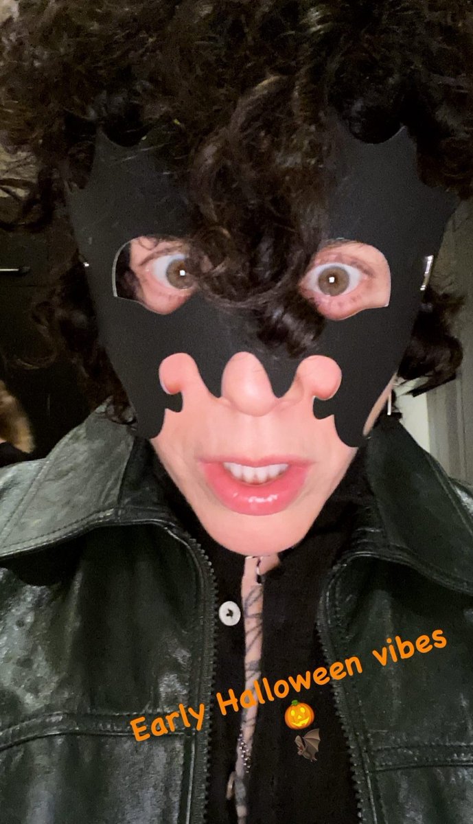 ClubFansLPSpain's tweet photo. Historia de LP en Instagram 💥
"Early Halloween vibes"
@iamlp #lp #laurapergolizzi #clubfansLPspain #ComeToSpainLP #haloween #iamlpfan #iampofficial #lpeople #risas #musica #biglove #lpeople #LPFamily #howlowcanyougo #newmusic https://t.co/N6UMFbeYLe