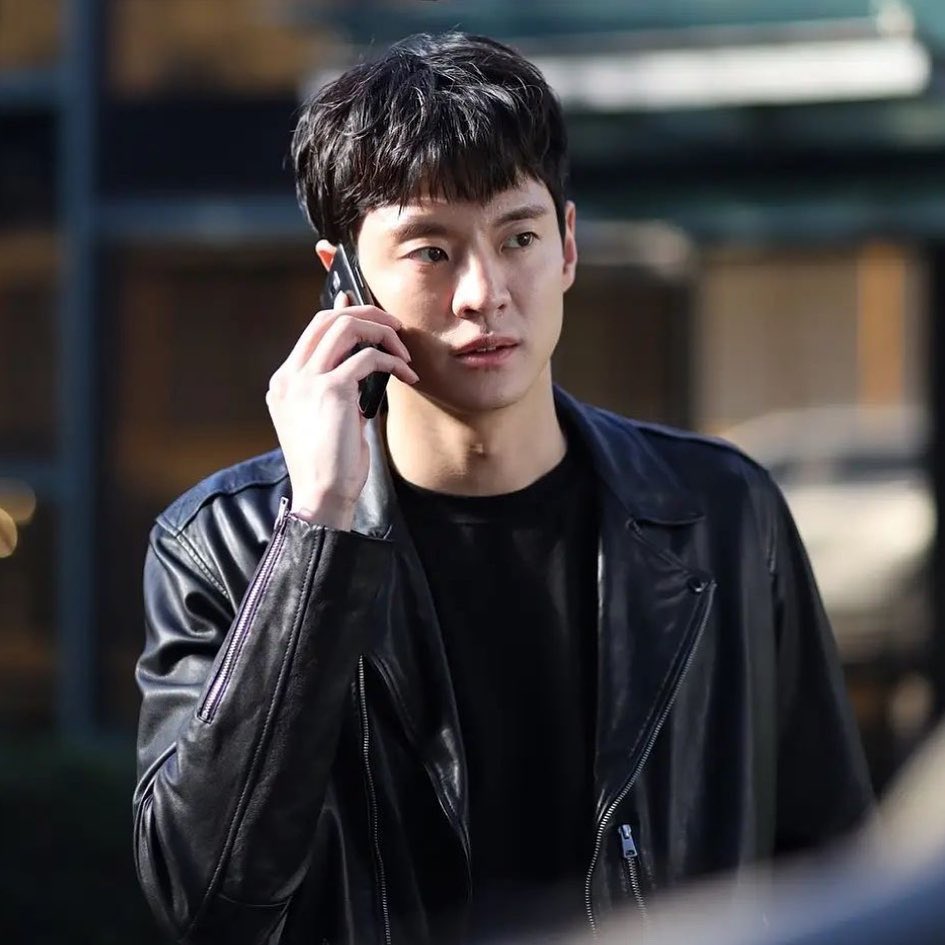 Suinn92_fan's tweet photo. #문수인 #문뭉이 #배우문수인 #유튜브 #지상천하 #금요일 #카메오 #블랙수인 #라이더수인 #MOON_SUIN #Moonsuin #moonsuinn 
블랙수인 🖤 아나바다
아껴보고
나눠보고
바라보고
다시보고 💗
-
강렬한 씬 스틸러 심❤️스틸러 수인배우님 
‘지상천하’카메오 출연 🙈
🔗 https://t.co/sw0fuCMaDv https://t.co/zDBIHgbJIb