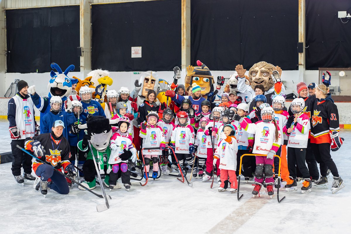 Stovky budúcich hokejistiek v 17 mestách po celom Slovensku si vyskúšalo prvé hokejové kroky na Dievčenskom hokejovom víkende počas uplynulého víkendu.

Hundreds future players in 17 cities around Slovakia did their first steps on ice during The World Girls’ Ice Hockey Weekend.