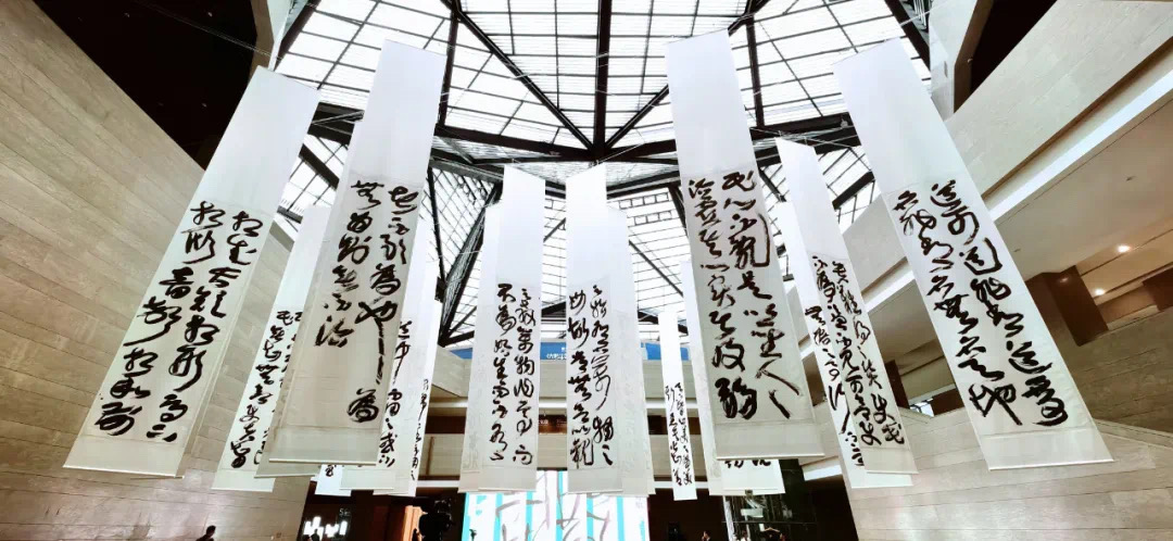 CAAofficialEN's tweet photo. The exhibition "From Inception: Wang Dongling 60 Years of Calligraphy" opens at the Zhejiang Art Museum on October 16, 2021. Click the https://t.co/XfqL7iW7uV to learn more! #CAAExhibition #IntlCAA #CAAMaster @izhejiang @InZhejiang @hangzhoufeel https://t.co/YVQ95KjN2E