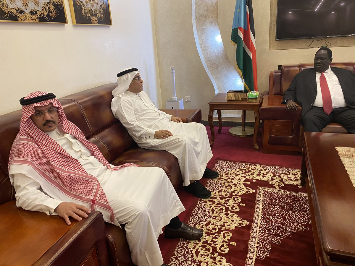 AJaafar900's tweet photo. سعدت اليوم الاثنين بلقائي مع معالي المستشار توت قلواك المسؤول عن الشوون الأمنية في جمهورية جنوب السودان ووسيط مفاوضات السلام بين الأطراف السودانية https://t.co/8ICAmjAqhf