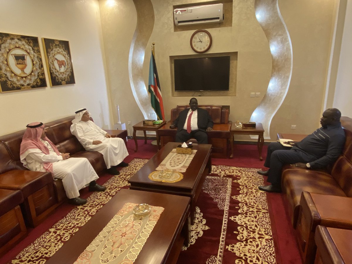 AJaafar900's tweet photo. سعدت اليوم الاثنين بلقائي مع معالي المستشار توت قلواك المسؤول عن الشوون الأمنية في جمهورية جنوب السودان ووسيط مفاوضات السلام بين الأطراف السودانية https://t.co/8ICAmjAqhf